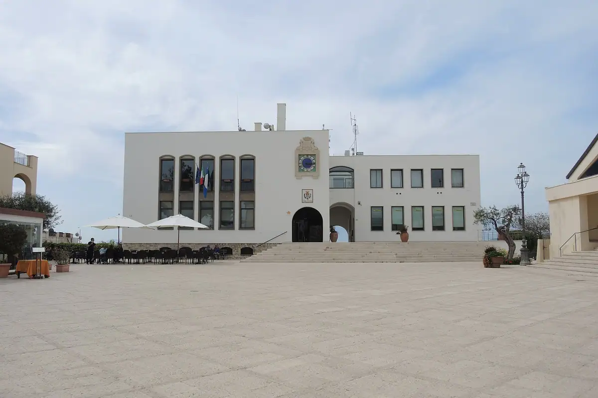 Sperlonga: whitewashed, car-free, and the closest good beach to Rome.