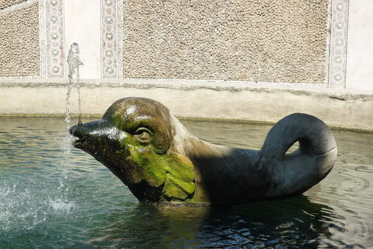 Villa d'Este: five hundred fountains, and not one pump among them.